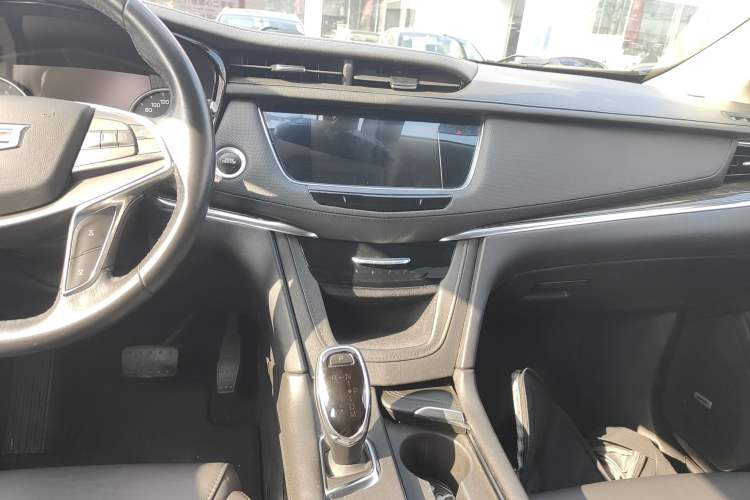 Used Cadillac XT5 2018 25T Luxury Model