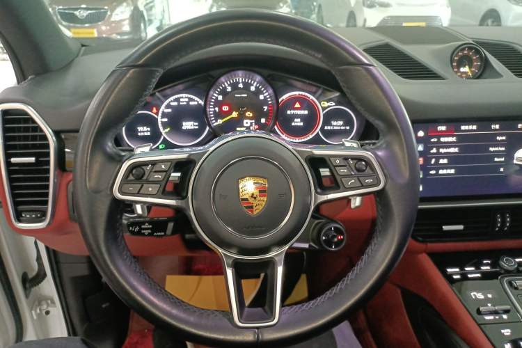 Used Porsche Cayenne E-Hybrid 2021 Cayenne E-Hybrid 2.0T Steering Wheel