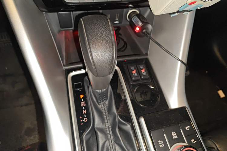 Used Mitsubishi Eclipse Cross 2018 1.5T CVT Two-Wheel Drive Belief Edition Gear Lever