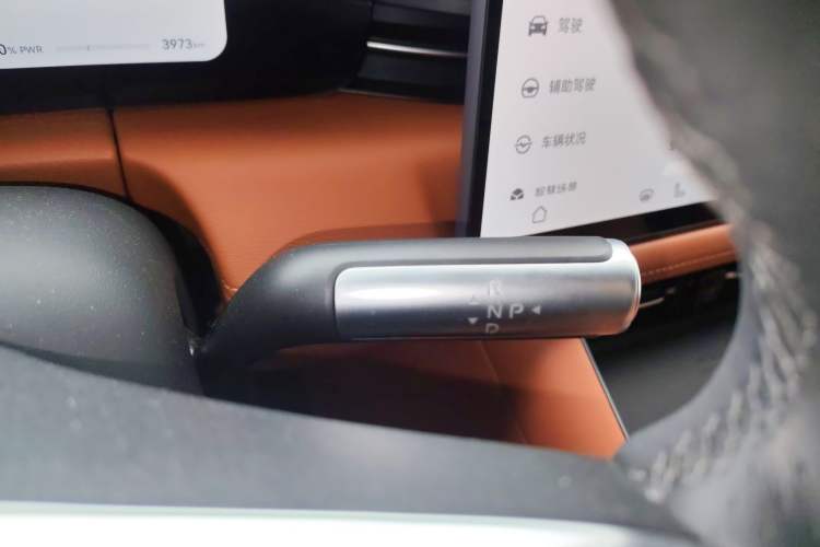 Used Hima AITO M5 2025 Extended-Range Ultra All-Wheel-Drive Version Gear Lever