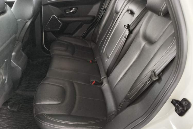 Used Land X7 2015 2.0T Panoramic Prestige Edition
