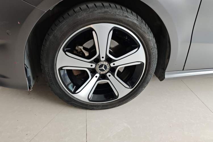 Used Mercedes-Benz B-Class 2019 B 200 Fashion Model Left Front Wheel Hub