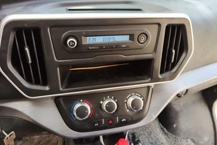 Used Chana Ruixing M60 2023 1.5L GDI Comfort-Class Passenger Vehicle 6/7 Seats