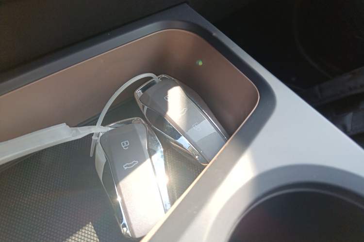 Used JAC Yiwei E10X 2024 Charming Edition 301km Lite
