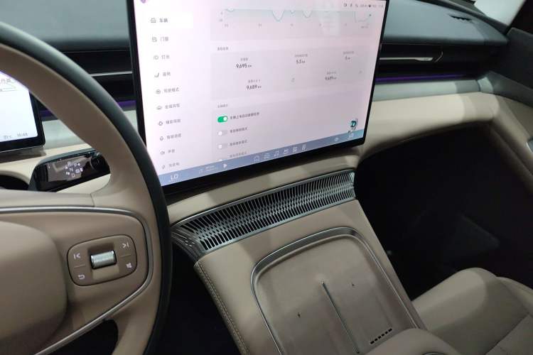 Used XPeng X9 2025 650 Long-Range Max
