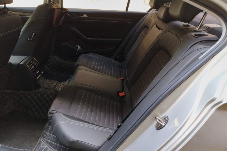 Used Volkswagen Magotan 2020 330TSI DSG Luxury Edition Left Rear Seat