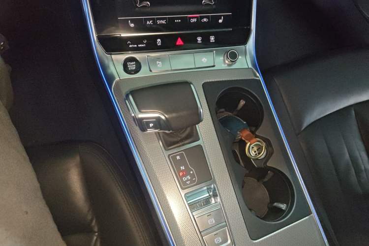 Used Audi A6 2022 allroad quattro Explorer 55 TFSI Prestige Off-Road Model Gear Lever