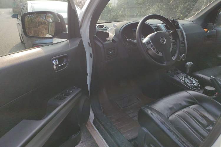 Used Dongfeng Fengdu MX6 2015 2.0L CVT Two-Wheel Drive Dream Edition
