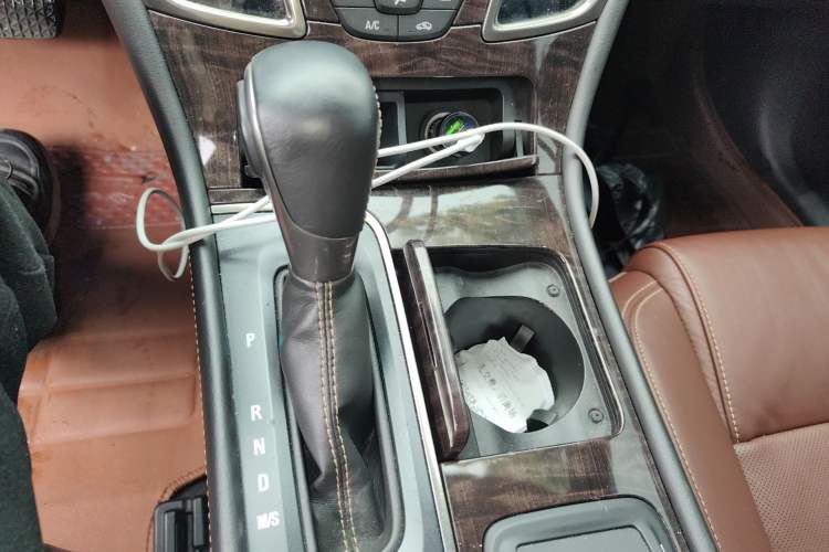 Used Buick LaCrosse 2013 2.4L SIDI Luxury Comfort Edition Gear Lever