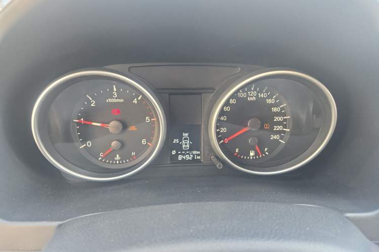 Used Haval H6 2011 Green Silence 2.0T Manual Two-Wheel Drive Urban Model