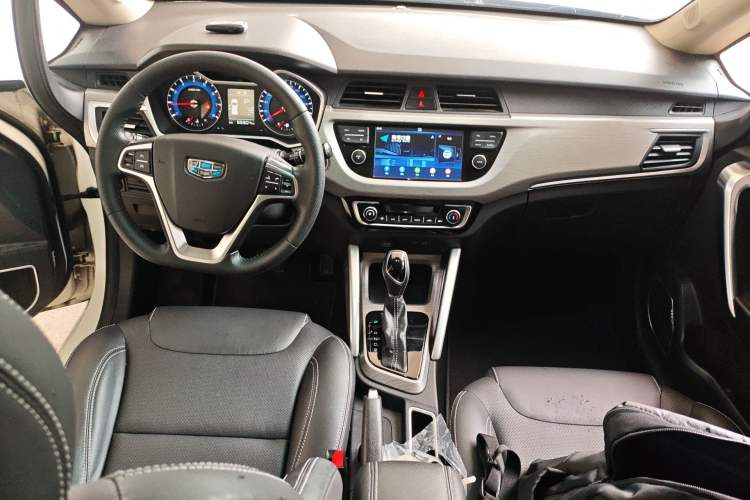 Used Geely Auto Vision X3 2017 1.5L Automatic Luxury Model Center Console