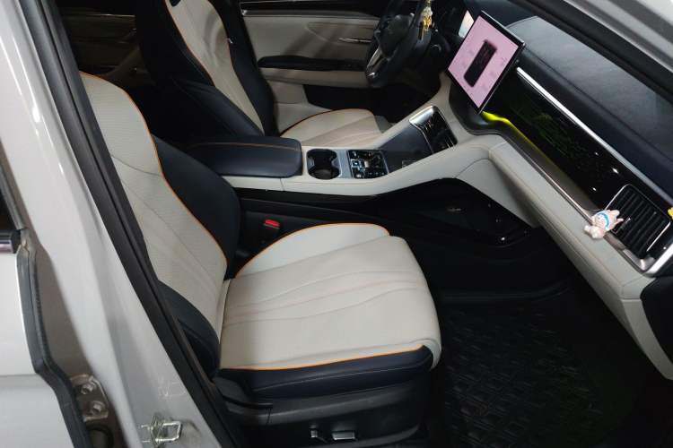 Used BYD Song PLUS New Energy 2023 Champion Edition EV 520KM Flagship Model
