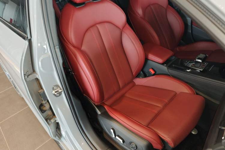 Used Audi A4L 2025 2 Million Units Enjoyment Version 40 TFSI Luxury Dynamic Edition B&O Starry Night Edition Right Front Seat