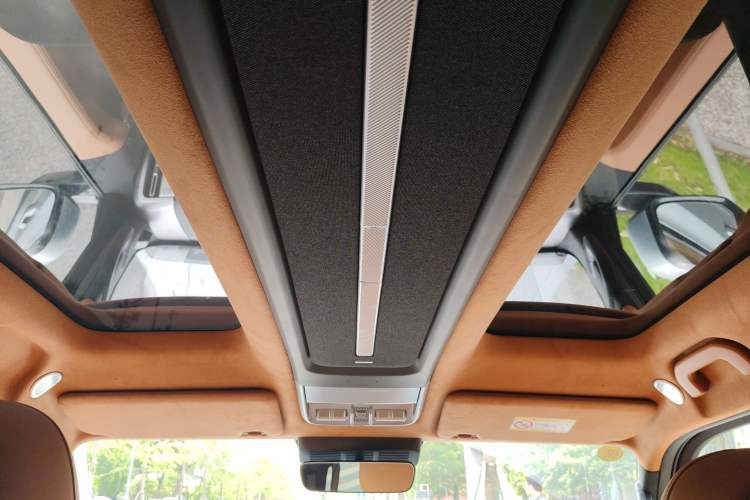 Used iCAR V27 2026 Model 200KM Four-Wheel Drive Falcon 700