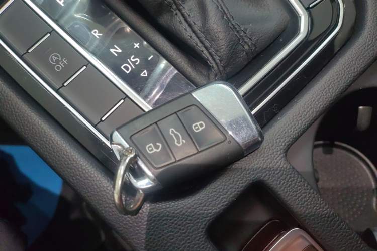 Used Volkswagen Magotan 2023 2 Million Units Limited Edition 330TSI DSG Leading Version
