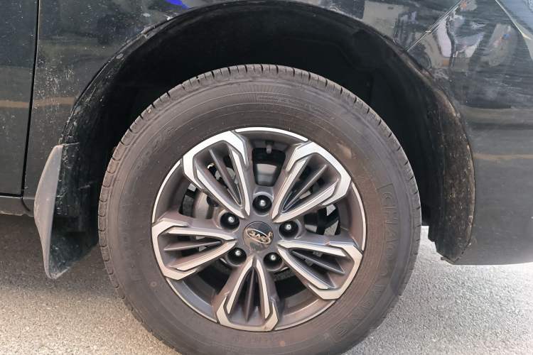 Used JAC Refine M3 2025 PLUS 1.8L Manual Classic Edition 7 Seats