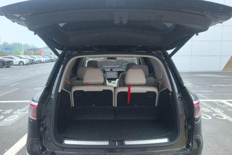 Used Hima AITO M8 2025 Extended-Range Max+ Version 53.4 kWh 6-Seater Edition Trunk