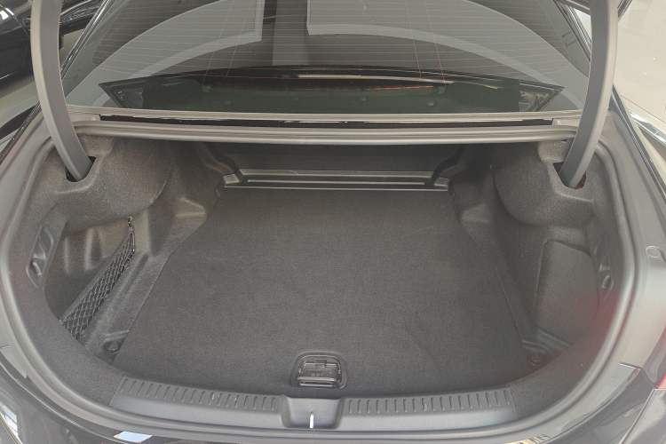 Used Mercedes-Benz E-Class 2025 Facelift E 300 L Luxury Edition