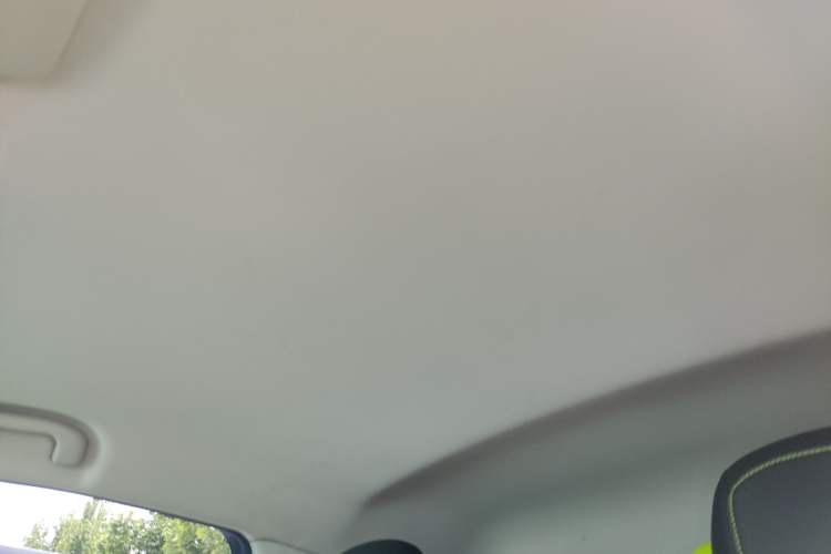 Used Roewe Clever 2021 302 km New Four-Seater Super-Efficient Version Headliner