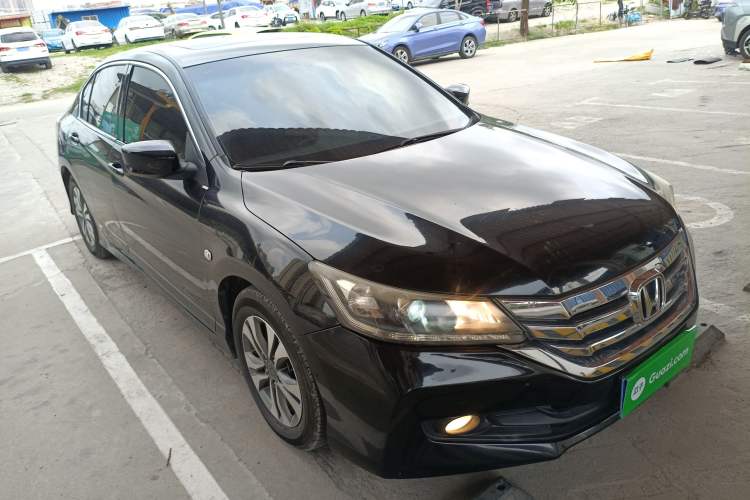 Used Honda Accord 2014 2.0L LX Comfort Edition Front Right 45 Deg