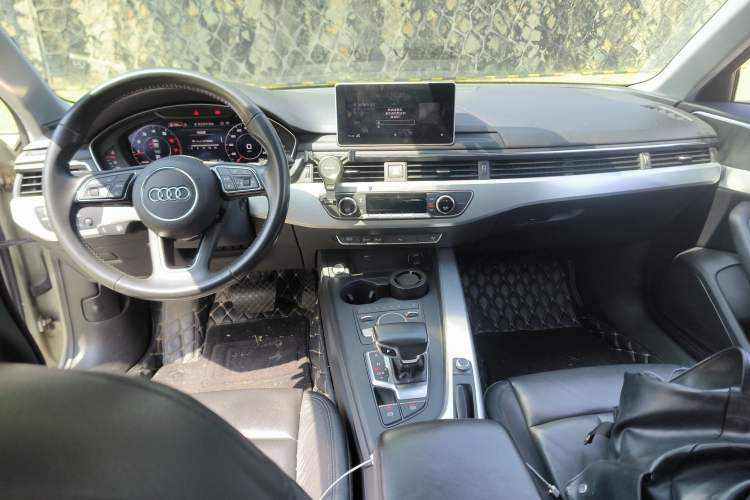 Used Audi A4L 2018 30th Anniversary Edition 40 TFSI Fashion Model