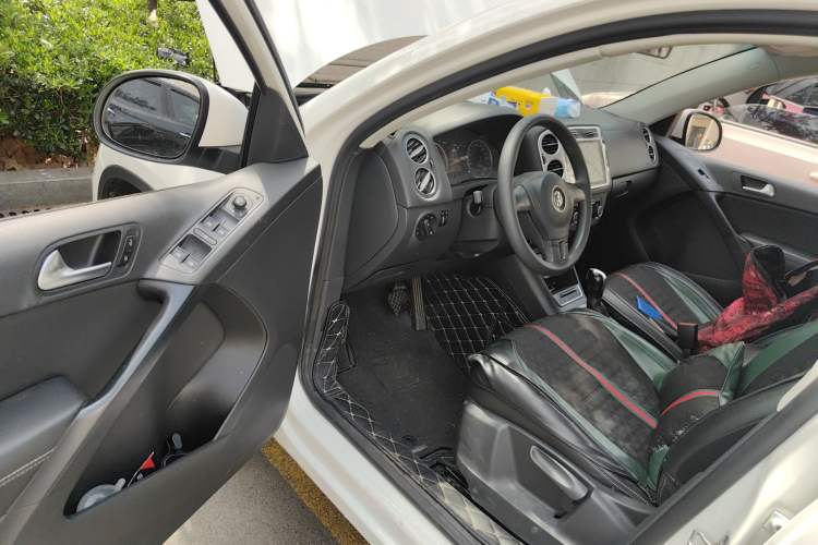 Used Volkswagen Tiguan 2016 280TSI Automatic Two-Wheel-Drive Silk Road Style Edition Driver Seat