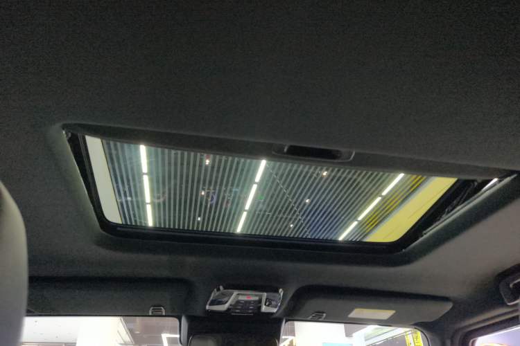 Used 212 T01 2024 2.0T Explorer
