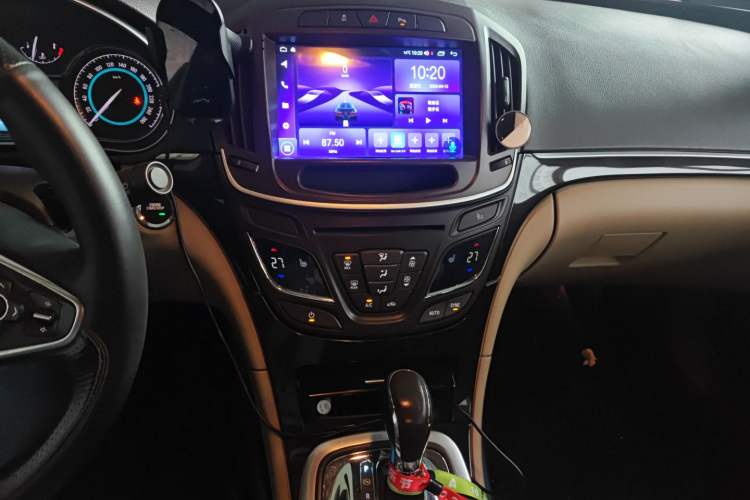 Used Buick Regal 2015 2.0L Elite Fashion Edition Audio And AC Panel