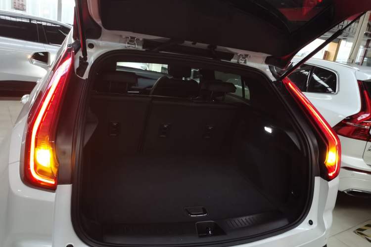 Used Cadillac XT4 2021 28T Two-Wheel Drive Tech Edition