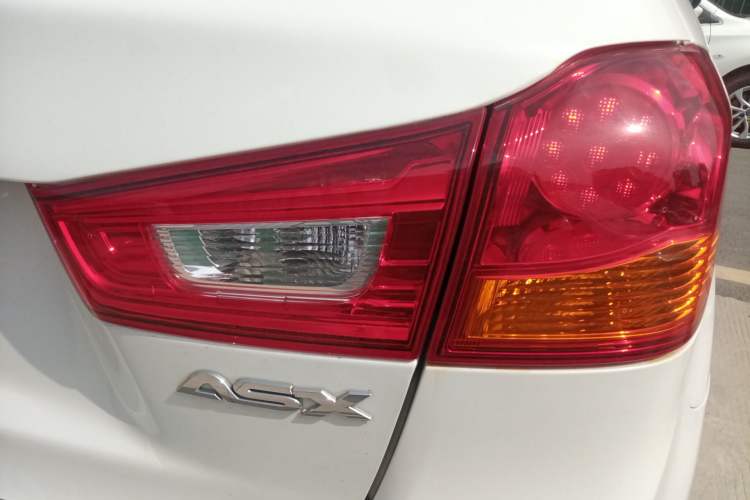Used Mitsubishi ASX 2018 2.0L CVT Two-Wheel Drive Deluxe Edition Right Rear Taillight