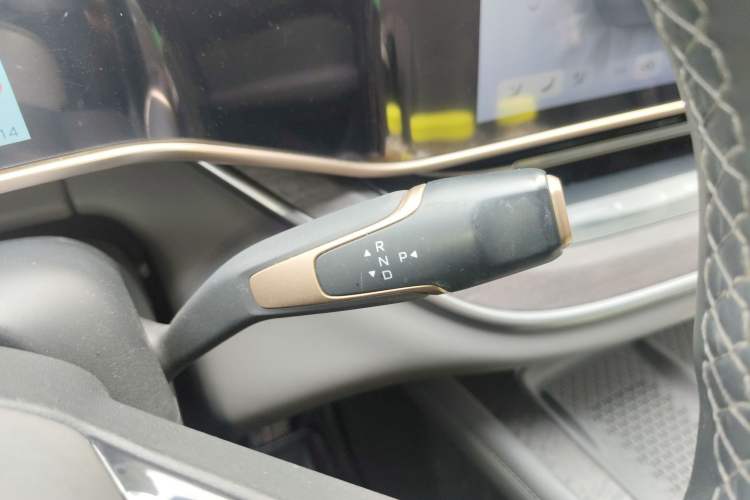 Used Hongqi Tiangong 08 2025 680 Ultra Four-Wheel-Drive Version Gear Lever