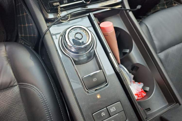 Used Ford Taurus 2019 EcoBoost 245 Premium Edition Gear Lever