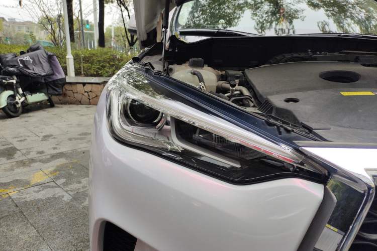 Used Infiniti QX50 2018 2.0T Two-Wheel Drive Fashion Edition