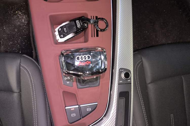 Used Audi A4L 2020 40 TFSI Fashionable and Elegant Model