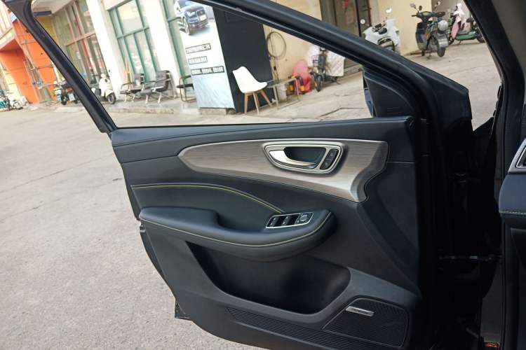 Used Roewe RX5 2020 PLUS 300TGI Automatic Ali National Trend Flagship Edition