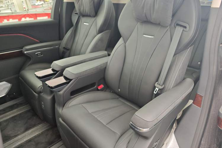 Used Hongqi HQ9 PHEV 2024 2.0T Four-Wheel Drive Luxury Edition Left Rear Seat