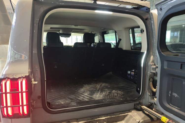 Used Tank 300 2021 2.0T Wind & Forest Iron Rider Trunk