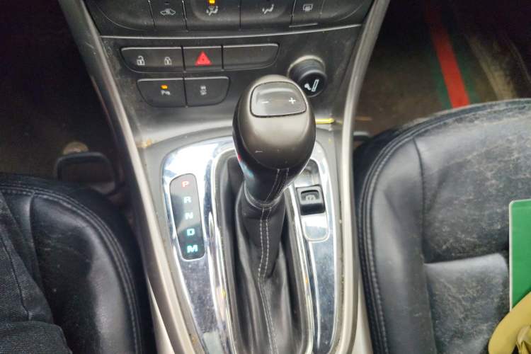 Used Chevrolet Malibu 2014 1.6T Automatic Comfort Edition Gear Lever