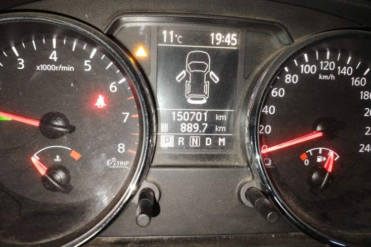 Used Nissan Qashqai 2012 2.0 XV LE CVT 2WD Odometer Close Up