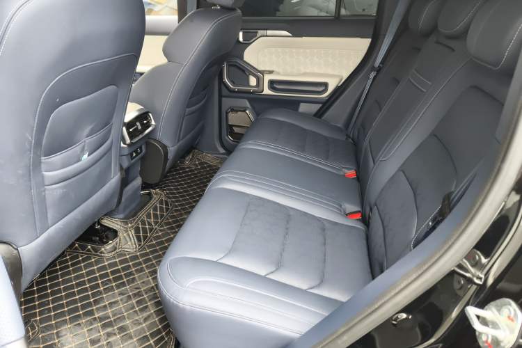 Used JETOUR Traveler C-DM 2024 C-DM 208KM Mountain & Wilderness Edition
