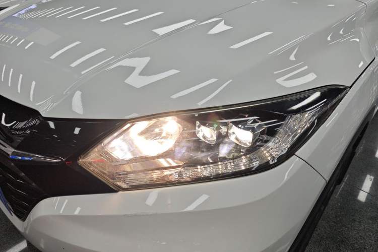 Used Honda Vezel 2017 1.8L CVT Front-Wheel Drive Pioneer Edition
