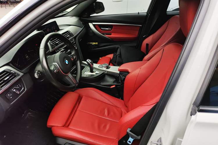 Used BMW 3 Series 2019 320i M Sport Night Edition Left Front Seat