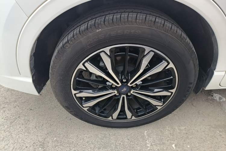 Used Ford Escape 2020 EcoBoost 245 Four-Wheel Drive ST-LINE Deluxe Edition Right Rear Wheel Hub