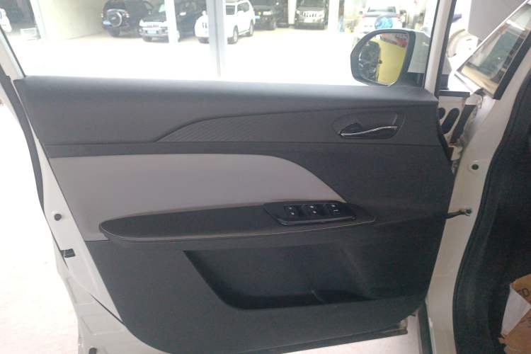 Used Venucia VX6 2023 520 Pro
