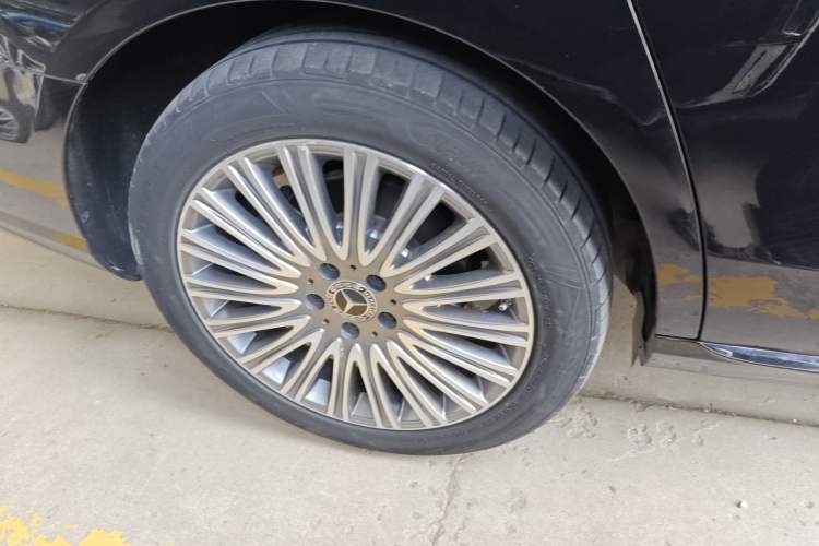 Used Mercedes-Benz E-Class 2022 Second Facelift E 300 L Fashion Edition
