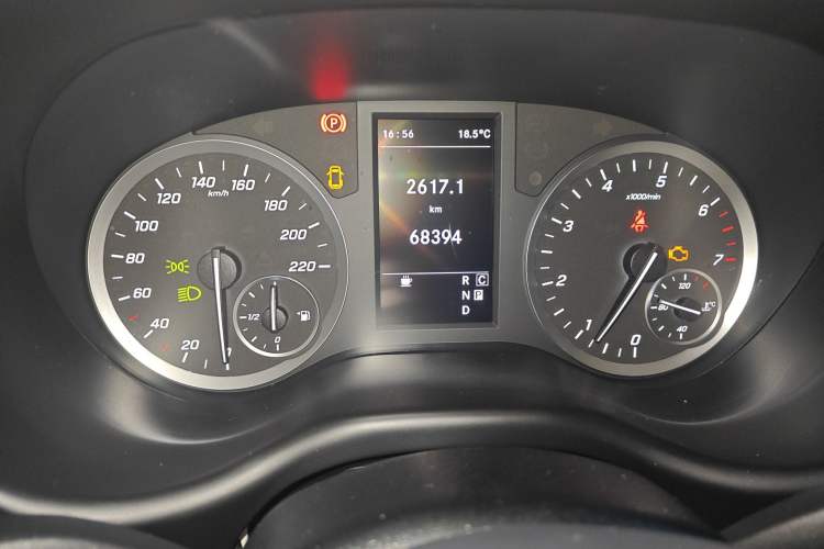 Used Mercedes-Benz Vito 2021 2.0T Elite Version 7 Seats