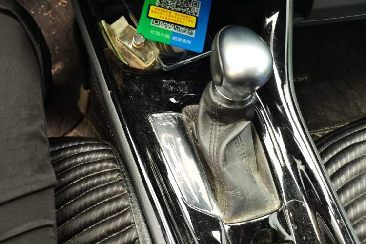 Used Toyota IZOA 2018 2.0L Yichi Version China VI Standard Gear Lever