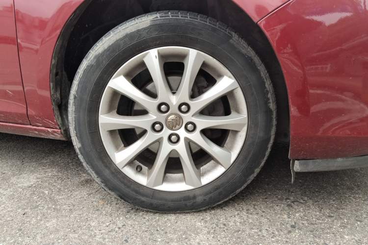 Used Buick GT 2013 XT 1.6L Automatic Fashion Edition Right Front Wheel Hub