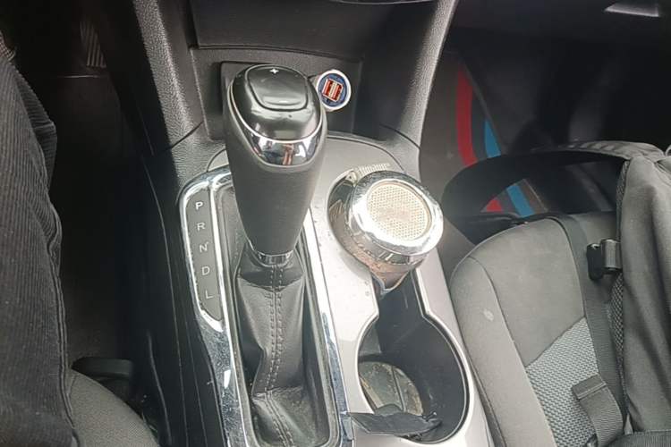 Used Chevrolet Cruze 2017 1.5L Automatic Pioneer Sunroof Edition Gear Lever