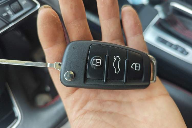 Used Audi Q2L 2022 35 TFSI Progressive Dynamic Edition Vehicle Key